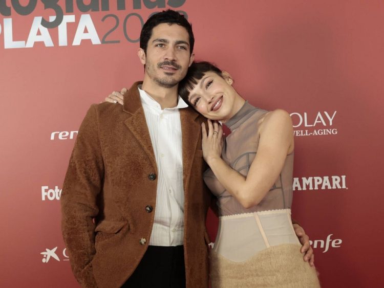 “Hola papi”: Úrsula Corberó mostró la primera foto del Chino Darín junto a su hijo Dante y enterneció a todos