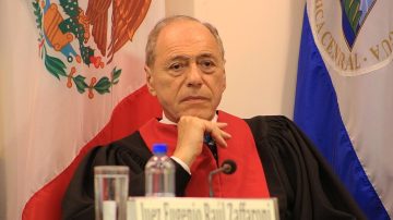 El juez Eugenio Zaffaroni disertará en Santiago sobre Derecho Penal frente al autoritarismo