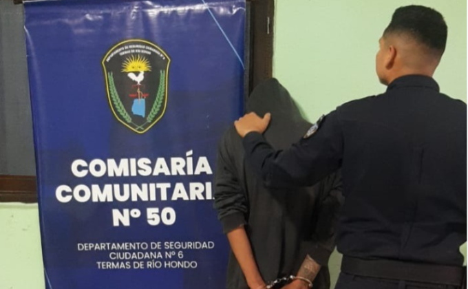 Las Termas: durante un patrullaje, policías capturan a un hombre buscado por robo calificado