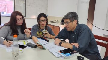 Docentes y estudiantes de Periodismo de la UNSE realizan una investigación sobre consumo de información y fakenews
