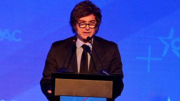 Milei reformó por decreto la ley de inteligencia y otorga a la SIDE facultades para detener personas