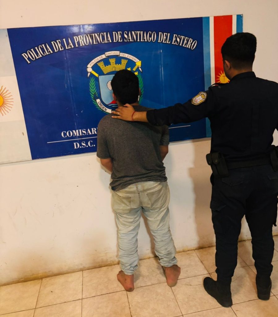 Reducen a un delincuente que saltaba tapias en el barrio Autonomía