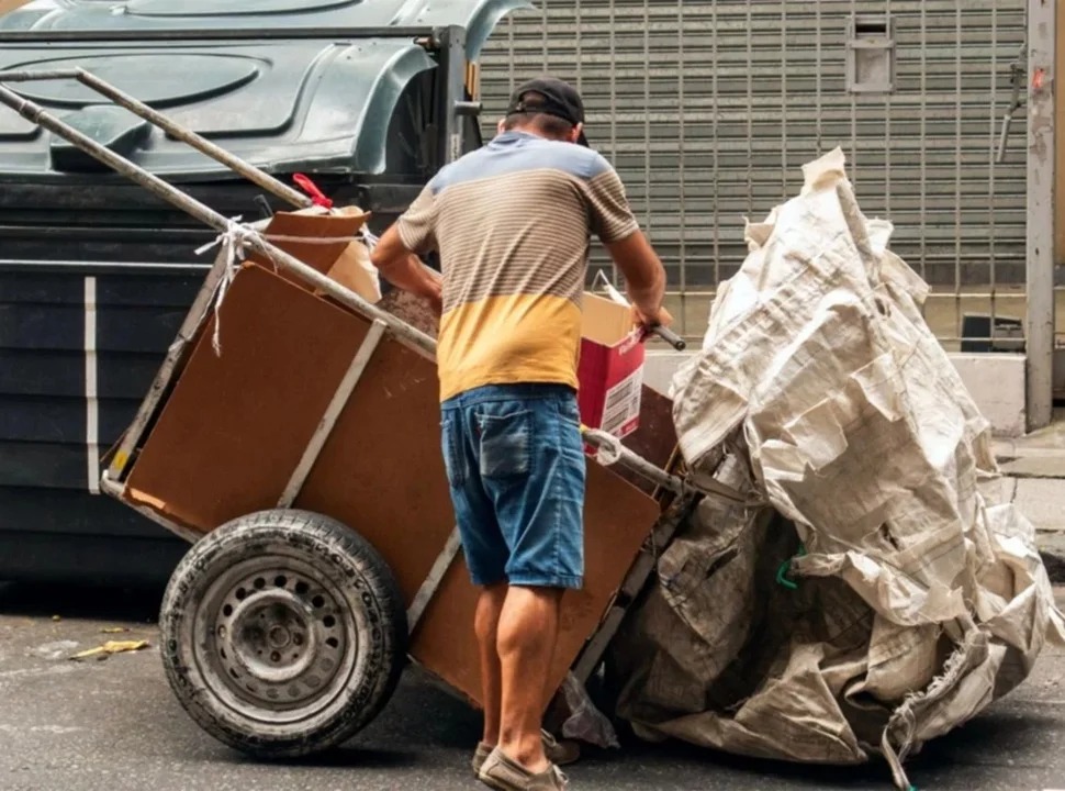 Polémico pedido de un vecino del B° Lomas del Golf: “No hacer retirar deshechos con carros de los ‘nativos’”