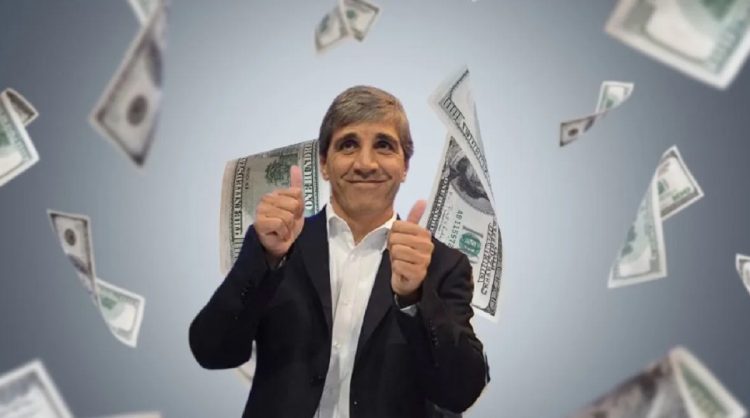 Dólares para el Tesoro y menos pesos en la calle, los resultados de la última gran apuesta de Caputo