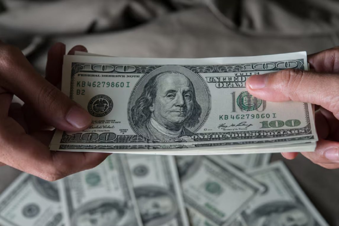 Nuevo récord histórico: La compra de dólar rozó los USD 6.900 millones en septiembre