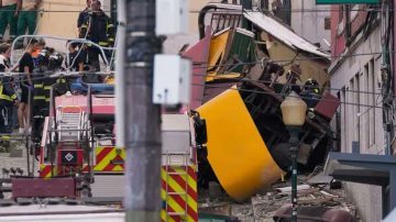 Tragedia en Portugal: 15 muertos y 18 heridos tras descarrilar un funicular en Lisboa