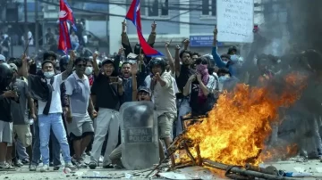 Cae el Gobierno de Nepal: protestas con muertos ante la prohibición de las redes sociales