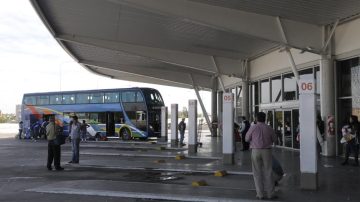 Pese a una prohibición de acercamiento, una pareja viajó a Mar del Plata; los busca la policía