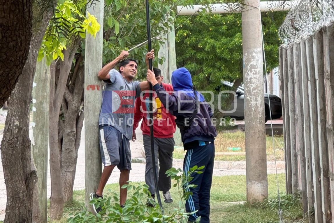 No aprenden más: un nuevo robo de cables se produjo en el barrio Central Argentino de La Banda