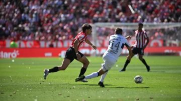 El Pincha manda en La Plata: Estudiantes venció a Gimnasia y es más líder que nunca