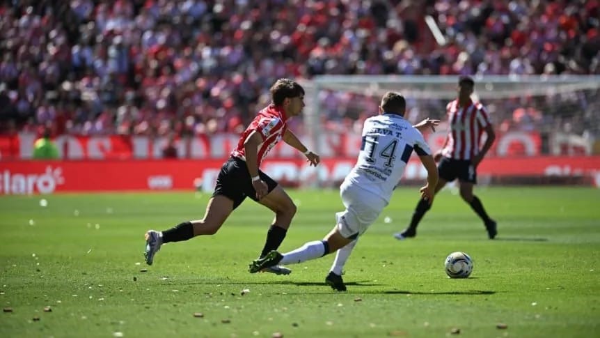 El Pincha manda en La Plata: Estudiantes venció a Gimnasia y es más líder que nunca