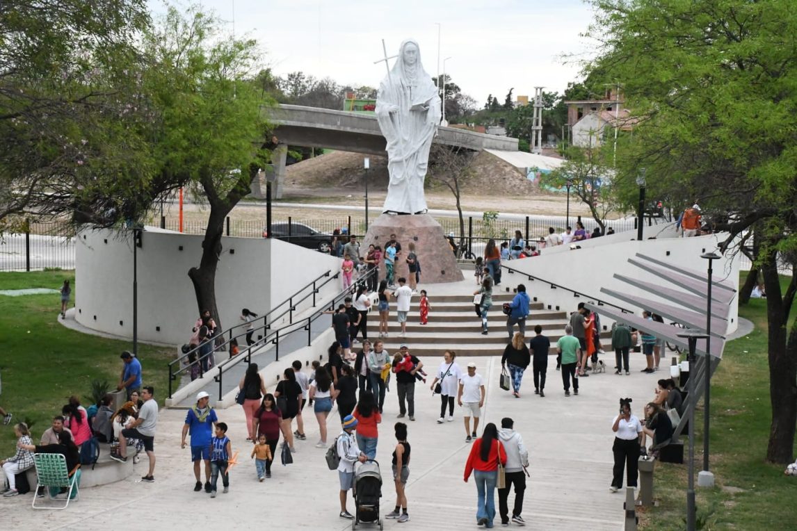 Organizan la Expo Urbana 2025 en el Parque Mama Antula con la participación de jóvenes