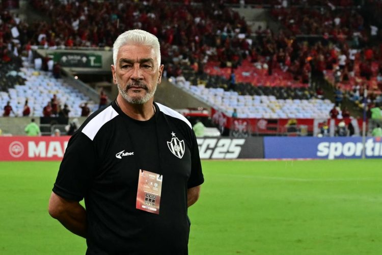 Omar De Felippe: “Como veterano de Malvinas, hoy solo quiero agradecerles a estos chicos”