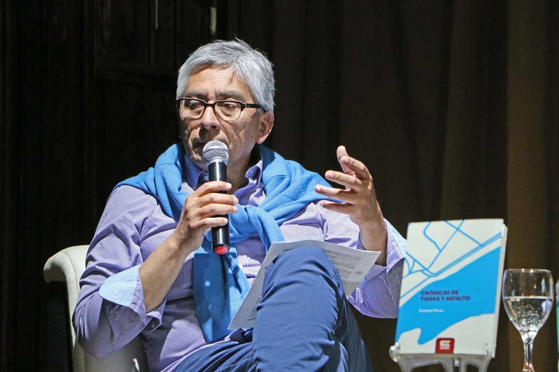 La Facultad de Humanidades presenta un libro y rinde homenaje al profesor Ramón Chaparro
