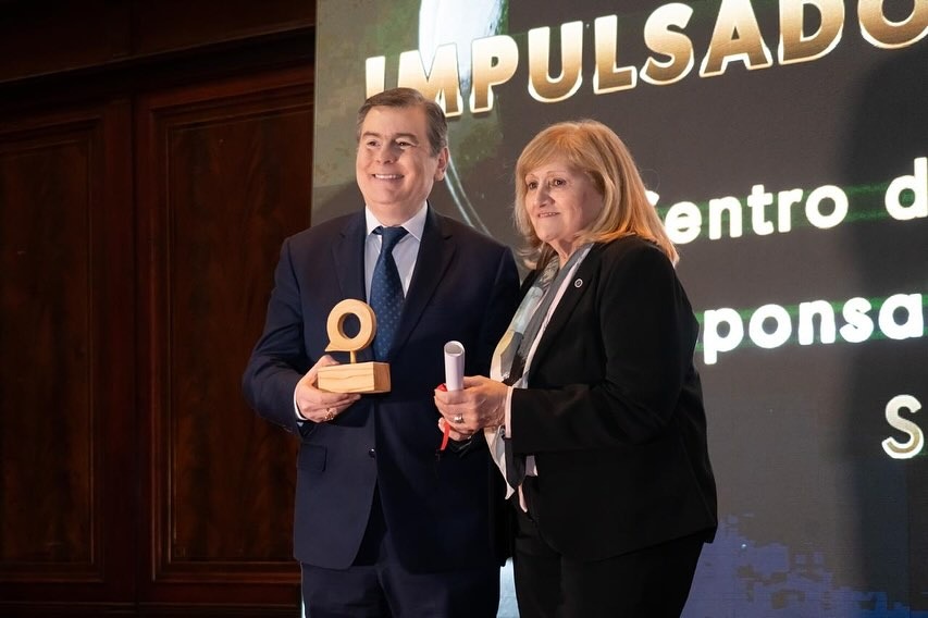 El gobernador Gerardo Zamora recibió el Premio Quórum 2025 al “Mejor Proyecto Judicial impulsado por las provincias”