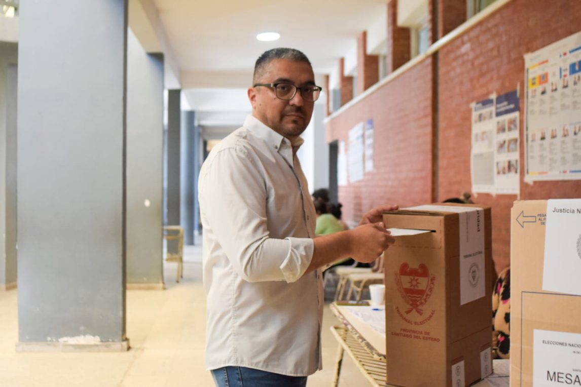 Votó el candidato Fernando Giménez y respaldó el uso de la boleta única de papel