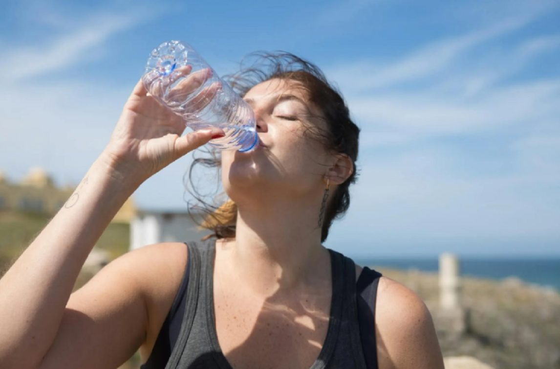Santiago, primero en el ranking de temperaturas y con doble alerta: por calor extremo y tormentas fuertes