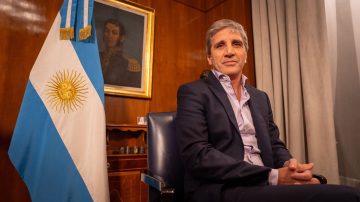 “Toto” Caputo consiguió otros u$s100 millones con el nuevo bono