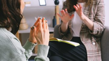 Día del Psicólogo: El desafío de tratar con fundamento científico en pleno auge de lo “alternativo”