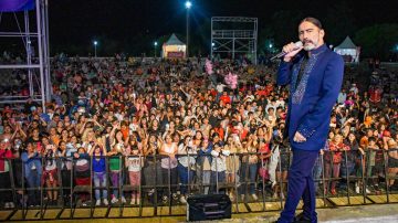 Las mamás santiagueñas tuvieron su gran festejo en Plaza Añoranzas