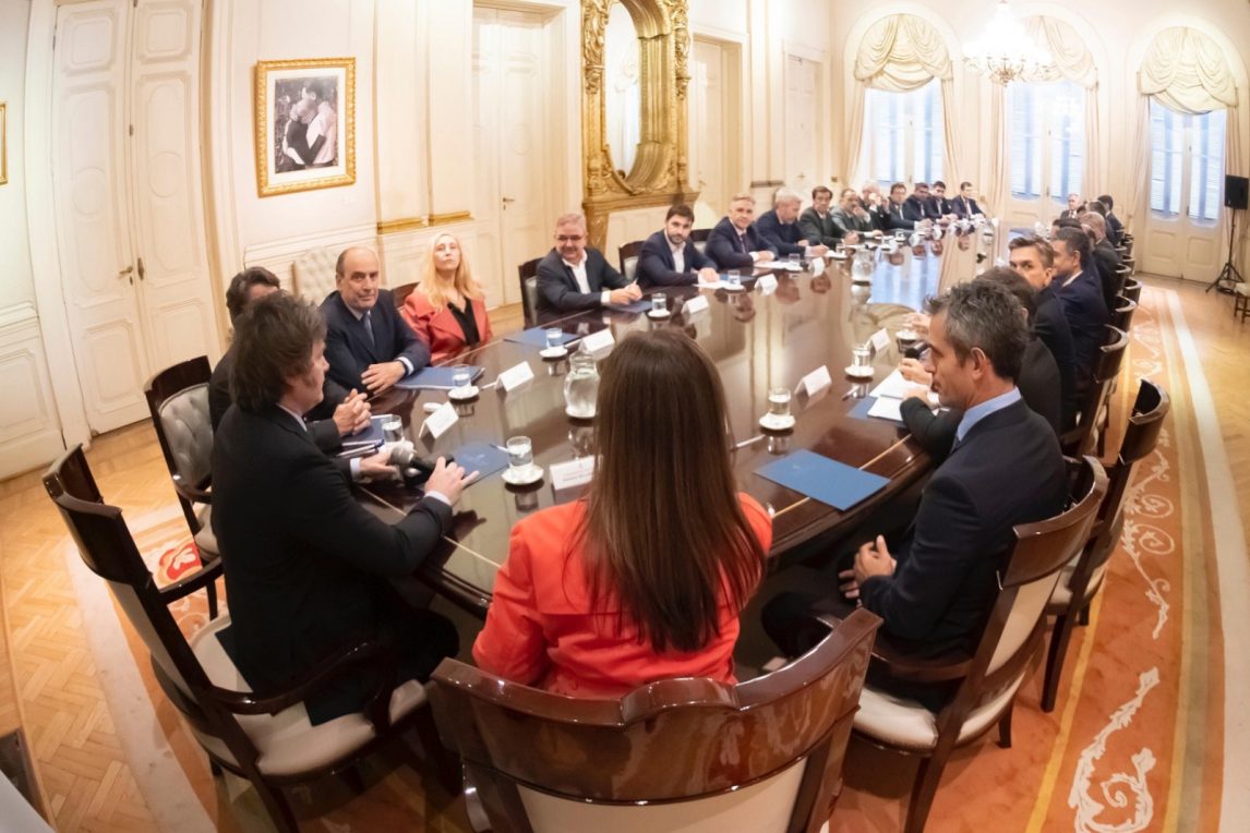 Milei recibirá a 15 gobernadores en Casa Rosada para negociar las reformas