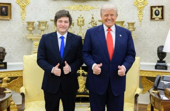 Argentina sería el principal candidato de Trump para imponer el dólar como moneda oficial, asegura El Financial Times