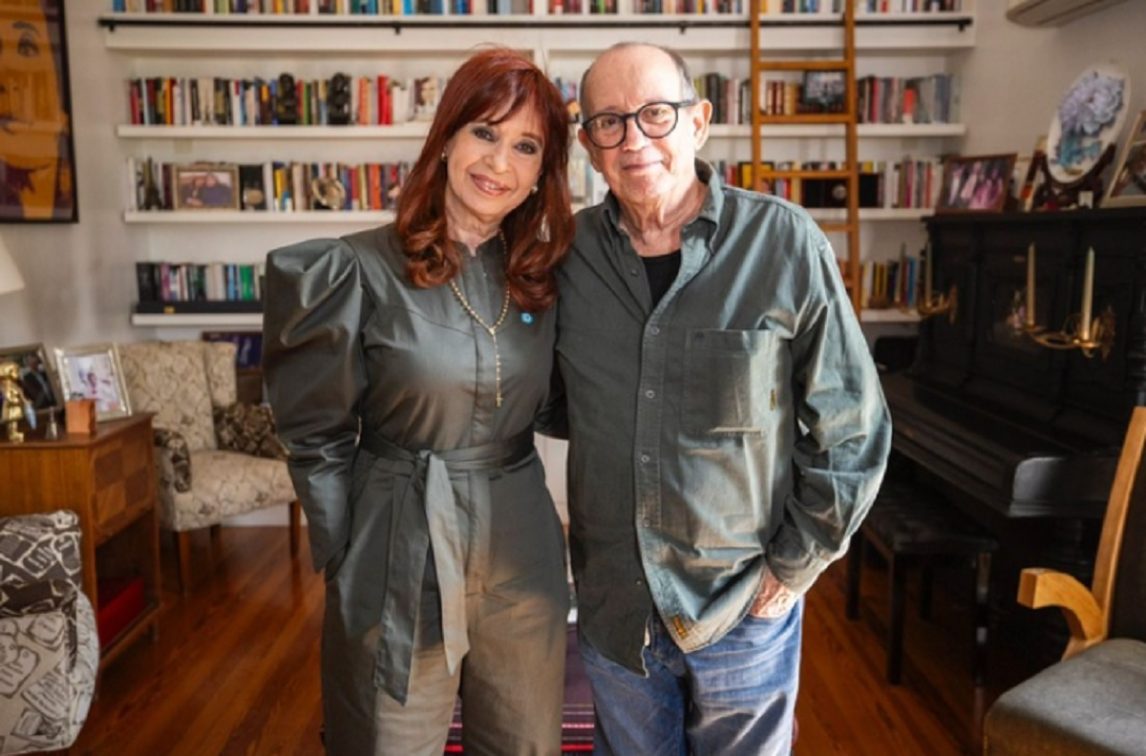 CFK recibió a Silvio Rodríguez en su prisión domiciliaria e ironizó sobre el show de Milei en el Movistar