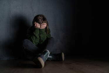 Acoso en una Escuela de Forres: Alumna de 14 Años denuncia a un compañero y deja de ir a clases por miedo