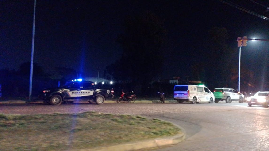Búsqueda desesperada de un adolescente que habría caído al canalito de La Banda