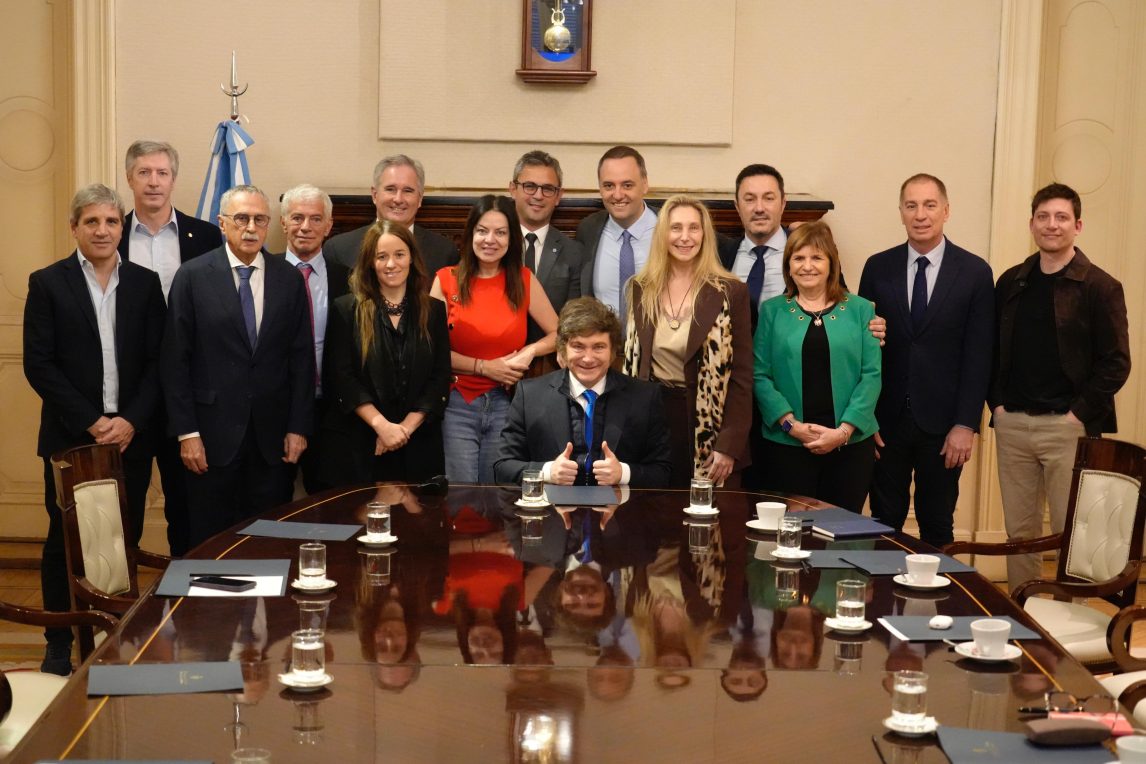 Milei se reunión con su nuevo Gabinete y define la agenda legislativa del segundo tramo de gestión