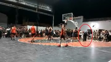 VIDEO: Así fue la cobarde agresión al árbitro que dirigía Tiro Federal vs. Olímpico