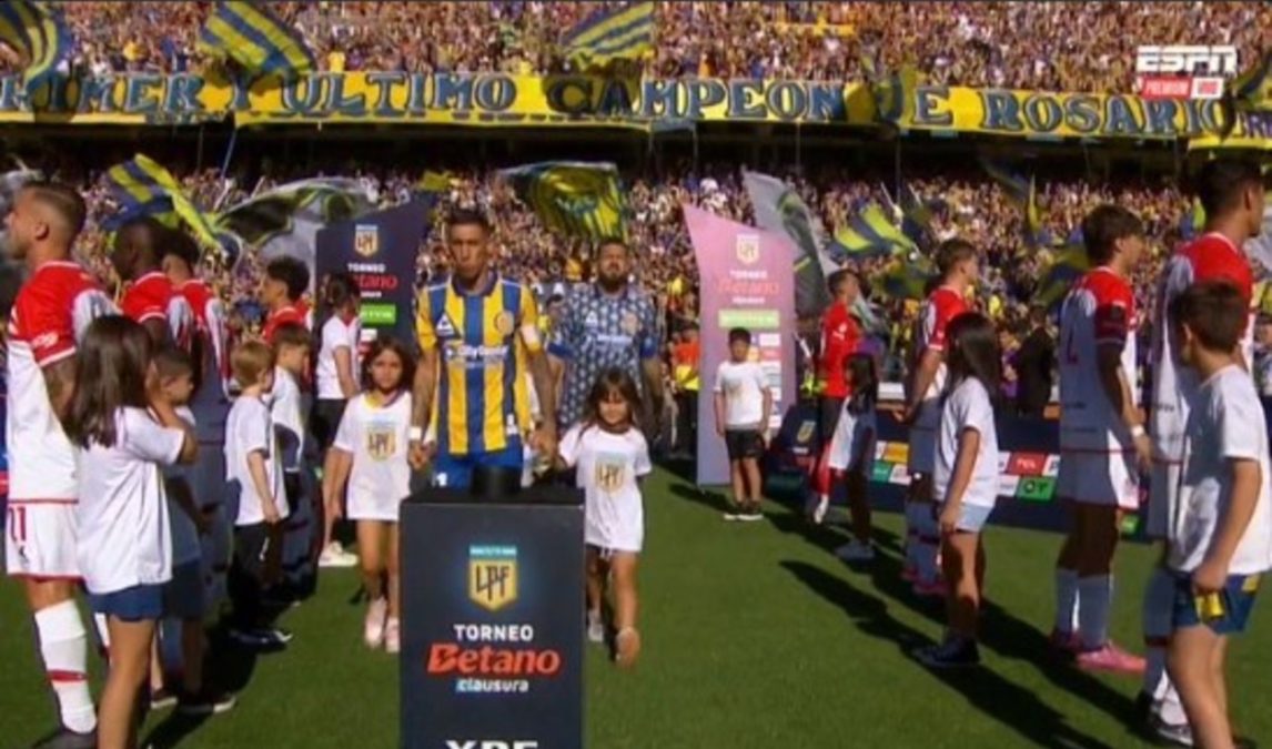 Tensión en Arroyito: jugadores de Estudiantes le dieron la espalda al campeón Rosario Central