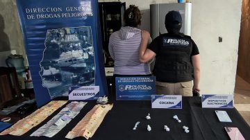 Desbaratan dos puntos de venta de drogas en el barrio Santa Rosa de Lima y detienen a dos mujeres