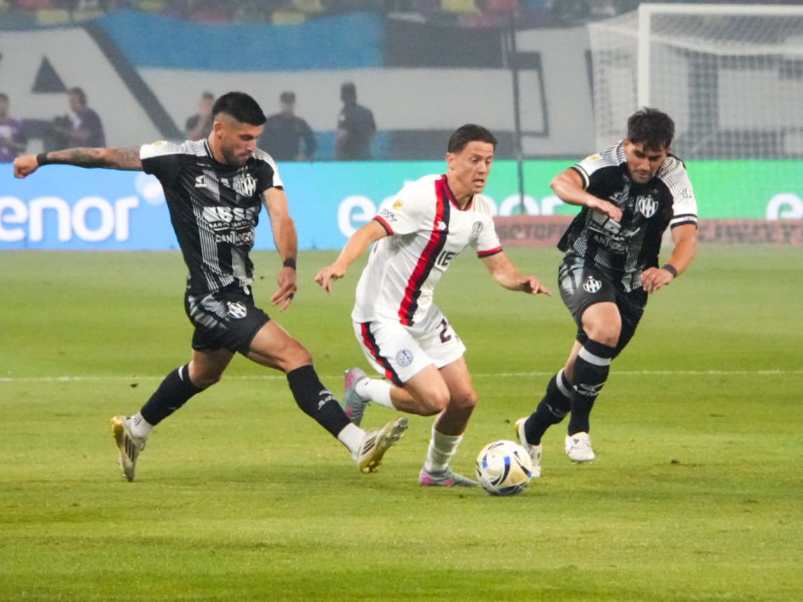 EN VIVO: Central Córdoba se lo dio vuelta sobre la hora y derrota a San Lorenzo por 2 a 1