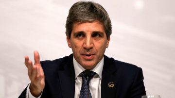 Caputo colocó un bono en dólares por US$ 1000 millones y Argentina regresó al mercado de deuda