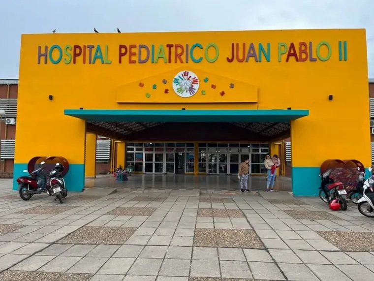 Descubren gusanos en la cabeza de una nena e imputan a su madre: La causa sería un tipo de moscas