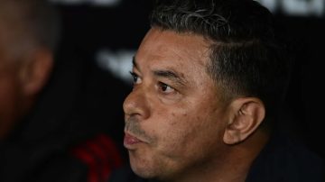 Momento de silencio en River: Gallardo suspendió la conferencia y no dio declaraciones
