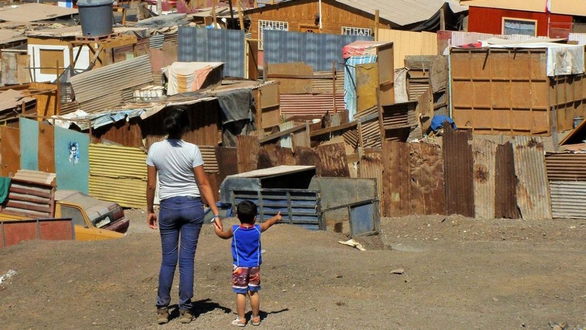 En octubre, una familia tipo necesitó al menos $1.213.798,81 para no caer en la pobreza