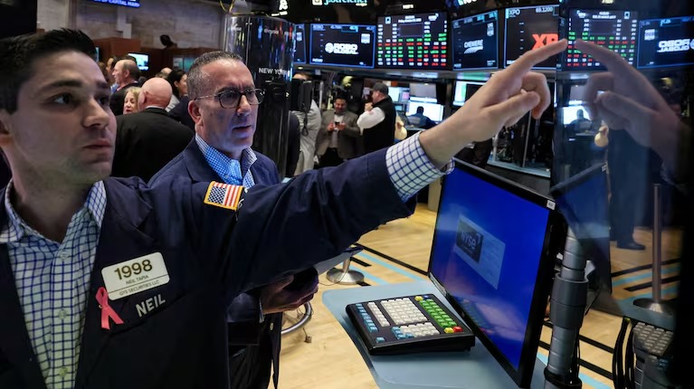 El Riesgo País perforó la barrera de los 600 puntos, el valor más bajo desde enero