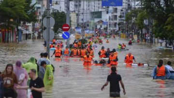 Vietnam: 90 fallecidos y 12 desaparecidos por las inundaciones