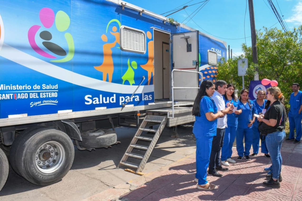 Realizaron acciones preventivas contra el cáncer de mama en el barrio Francisco de Aguirre