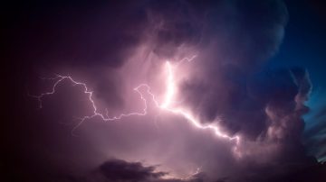 Un tornado golpea Santa Fe mientras se extiende la alerta por tormentas severas, granizo y actividad eléctrica en varias provincias
