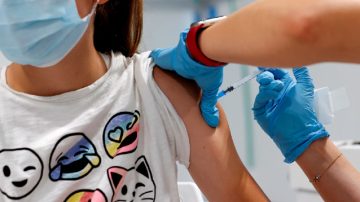 Vacunar salva vidas: alerta médica por mensajes antivacunas y aumento de brotes en Argentina