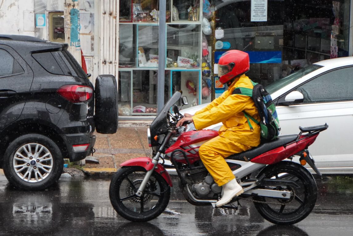 Miércoles lluvioso en la “Madre de Ciudades”, no salgas sin paraguas