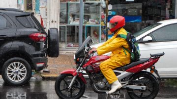 Miércoles lluvioso en la “Madre de Ciudades”, no salgas sin paraguas