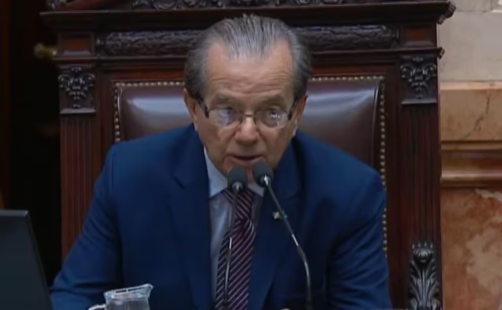 “¡Qué buena que está!”: Desubicadas frases del legislador que presidió la jura de diputados