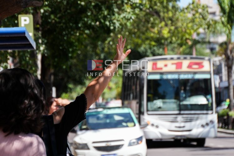 Desconcierto en los pasajeros por la amenaza de paro de colectivos para este miércoles