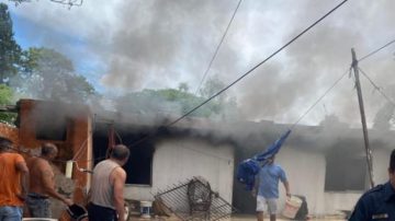 Una mujer sufrió graves quemaduras tras un incendio en una vivienda del barrio Vinalar