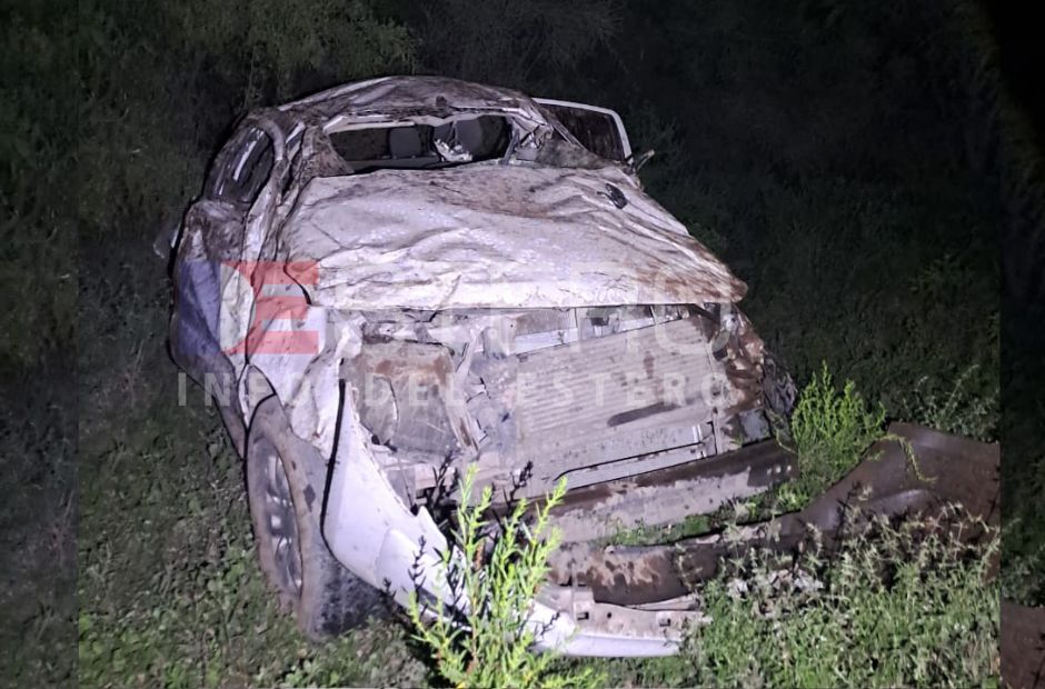 Accidente fatal en Tintina: cuatro jóvenes volcaron cuando regresaban a su casa y uno de ellos falleció