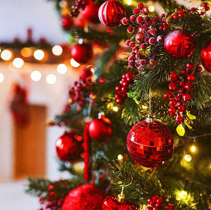 ¿Se puede armar un árbol de Navidad mediano por menos de $25.000?